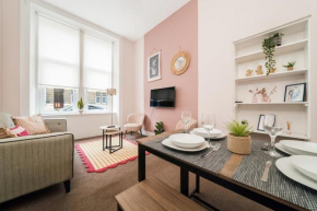 4 Beds - City Gateway Getaway